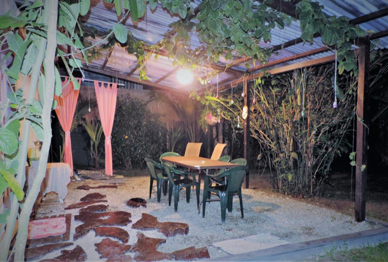 Rosa Lodge Cahuita Exteriör bild